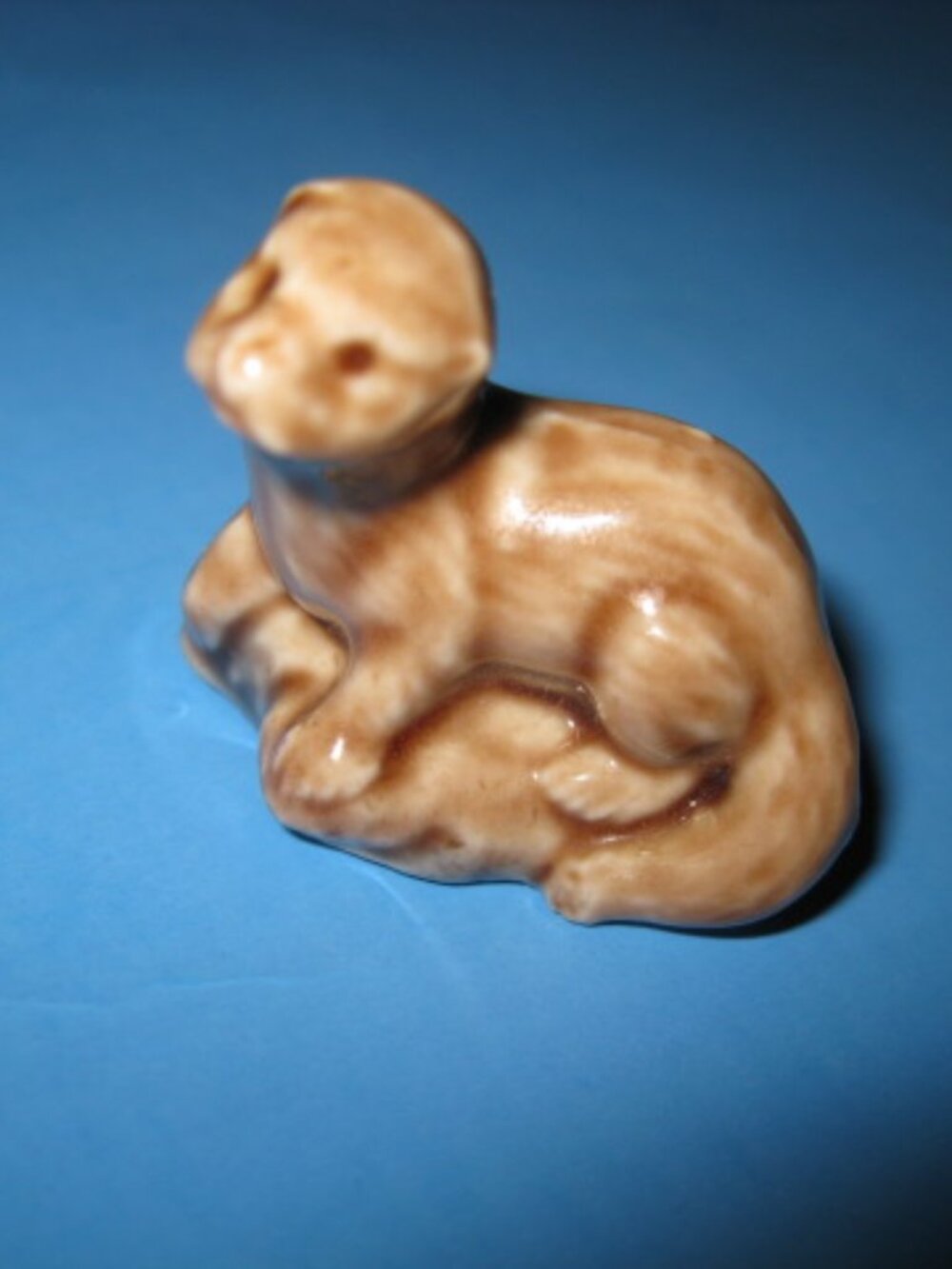 Otter Wade Red Rose Tea Figure Whimsie Animal